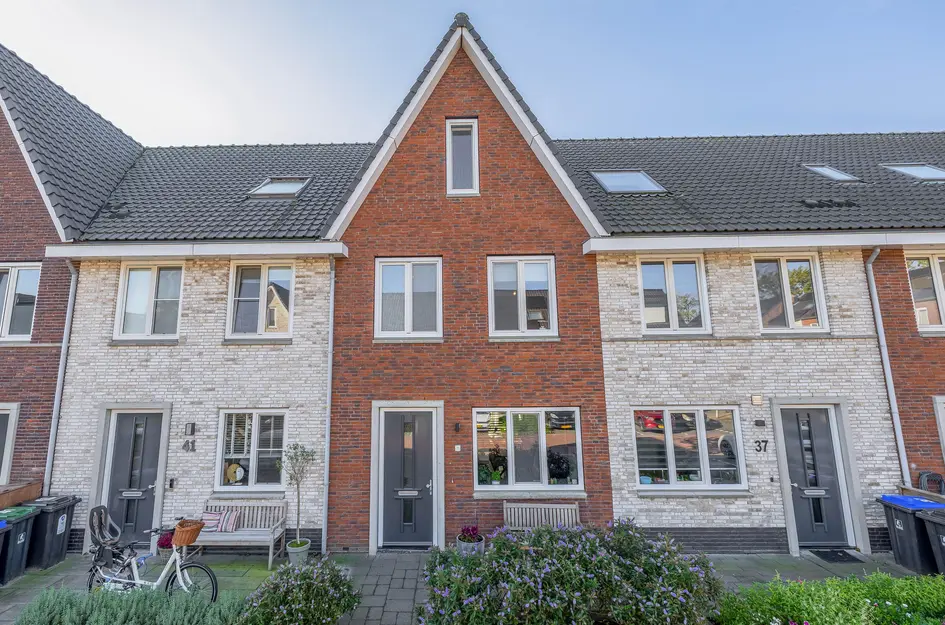 Spoorbaan 39