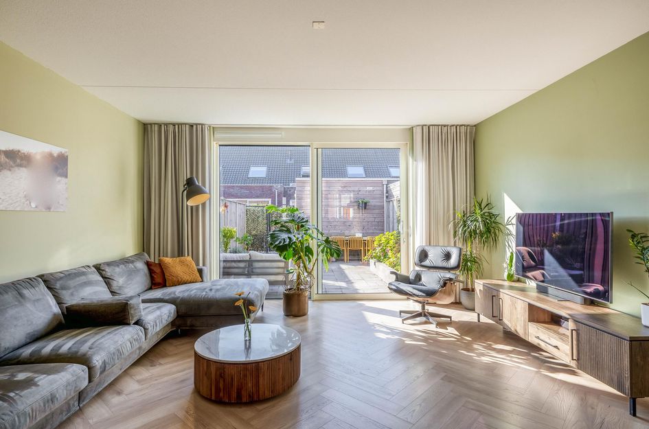 Tussenwoning te koop: Spoorbaan 39, Hellevoetsluis