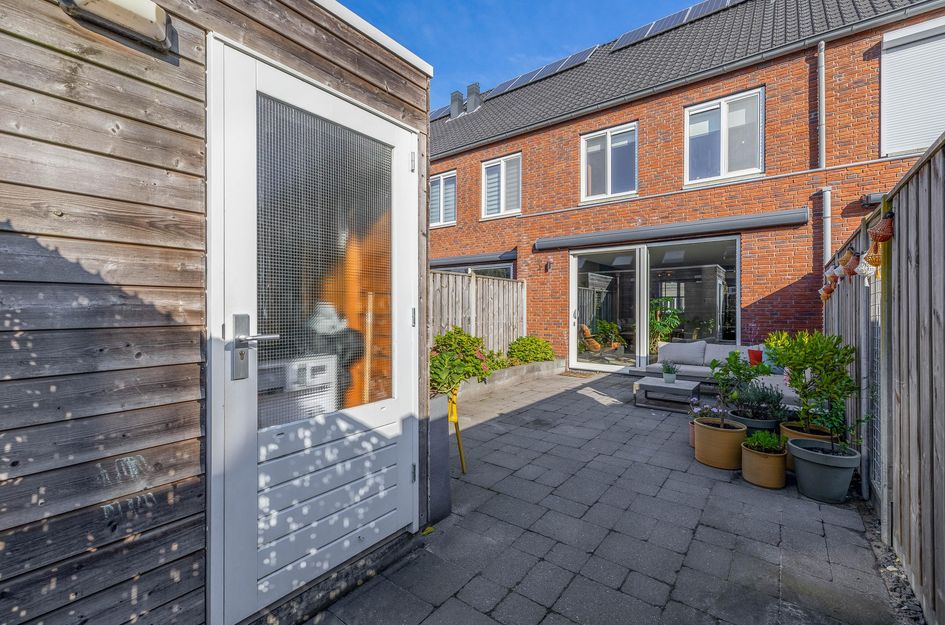 Tussenwoning te koop: Spoorbaan 39, Hellevoetsluis
