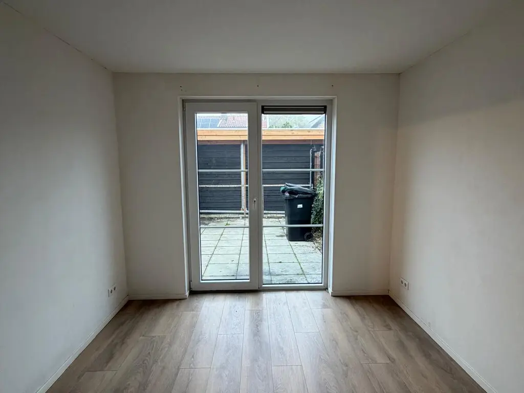 Bos 24, STAVENISSE