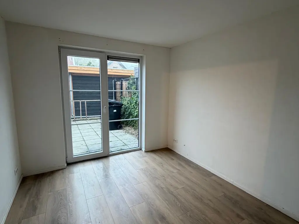 Bos 24, STAVENISSE