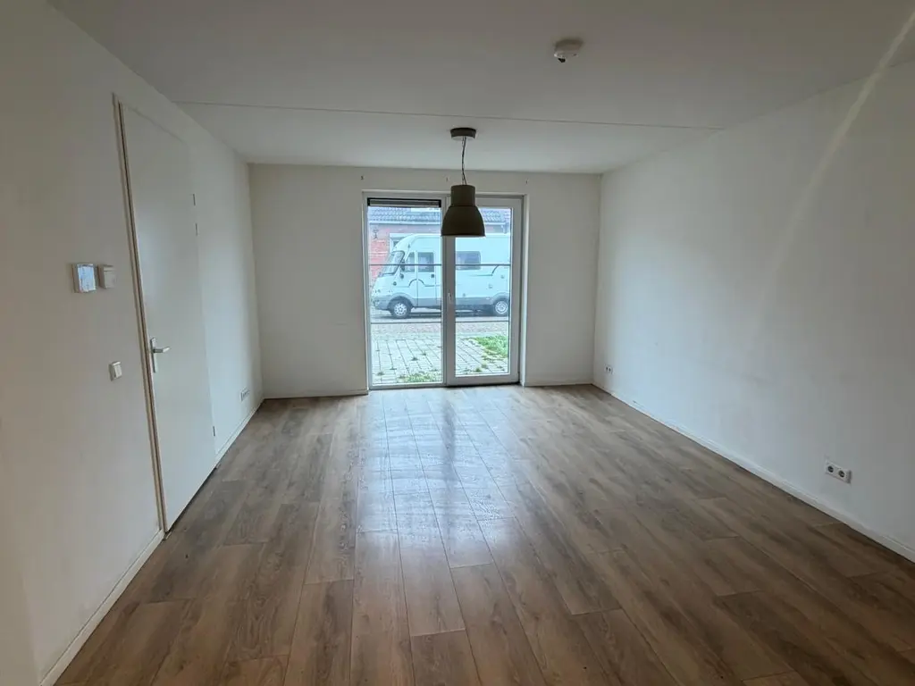 Bos 24, STAVENISSE
